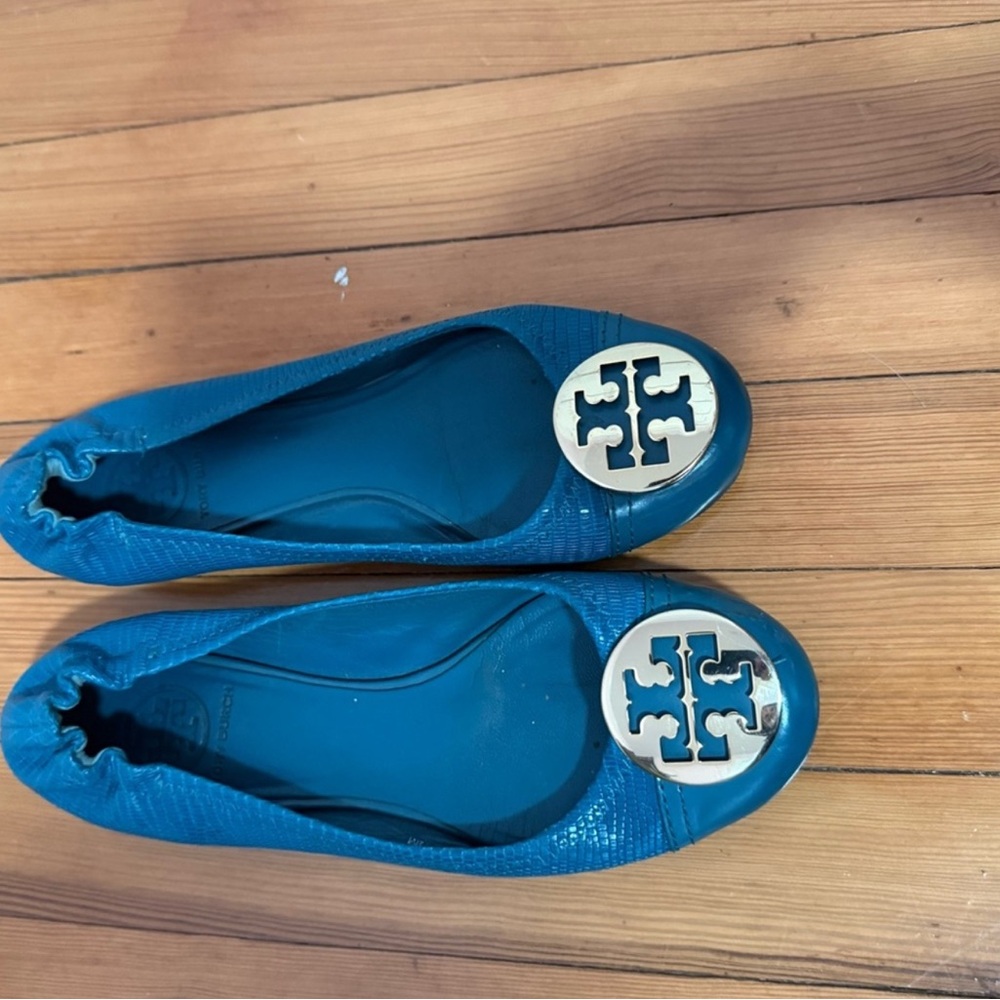 Tory Burch Blue Leather Flats with Logo Medallion